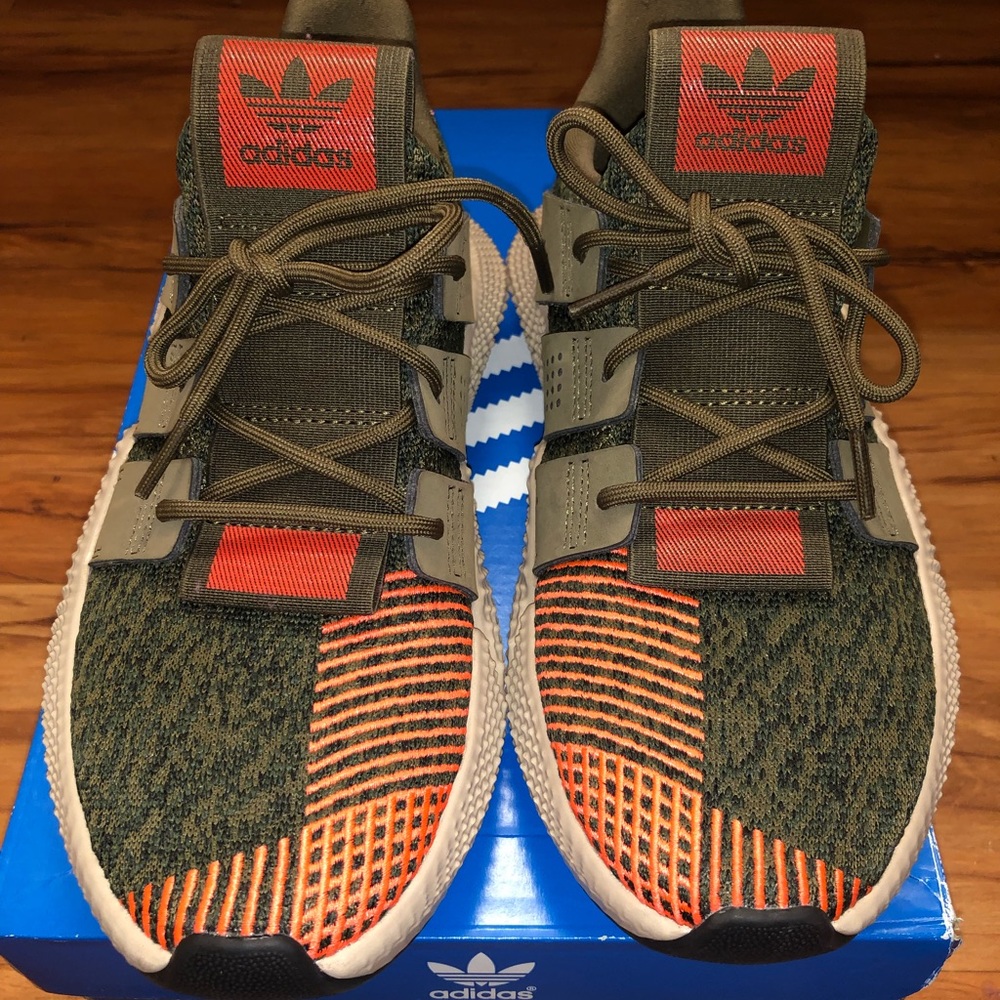 Adidas Prophere J - NEW (6.5 in women’s)